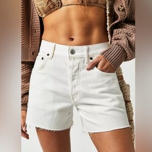 New We The Free White Ivy Button Fly Jean Shorts Size 25 Or 26